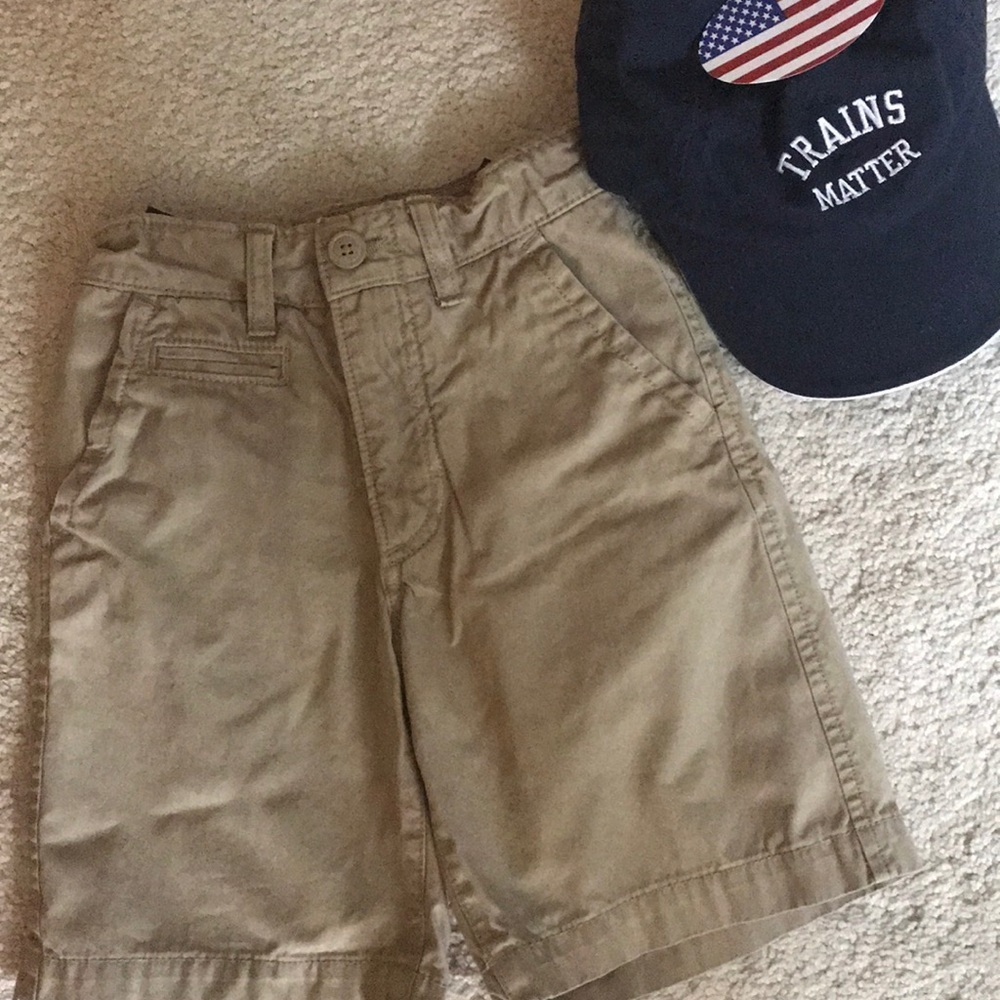 GAP KIDS EUC KHAKI SHORTS
